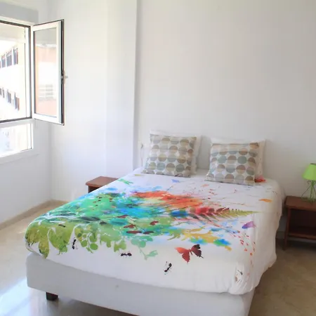 Sunny Apartments, Centre