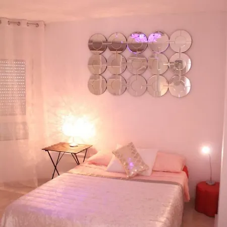 Sunny Apartments, Centre Apartment