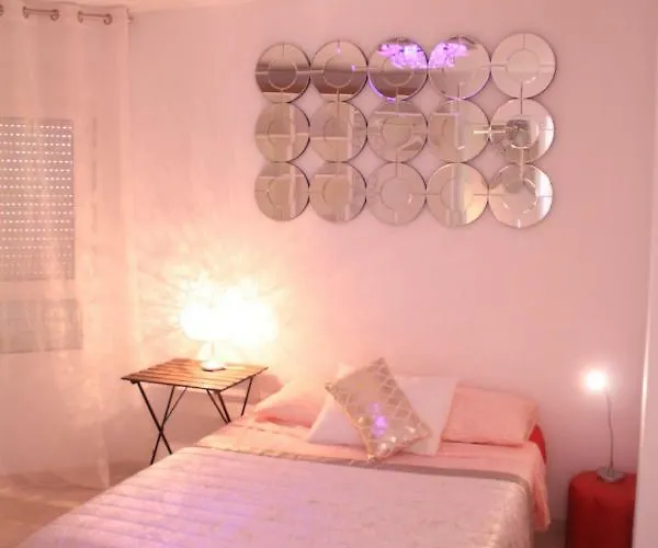 Sunny Apartments, Centre Apartment